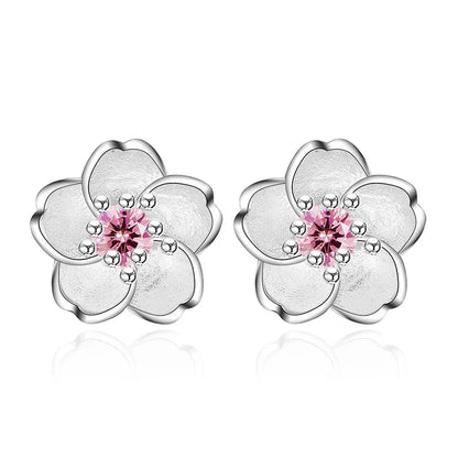 ジルコニアの花のスタッドピアス